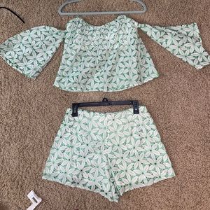 Green and white embroidered set
